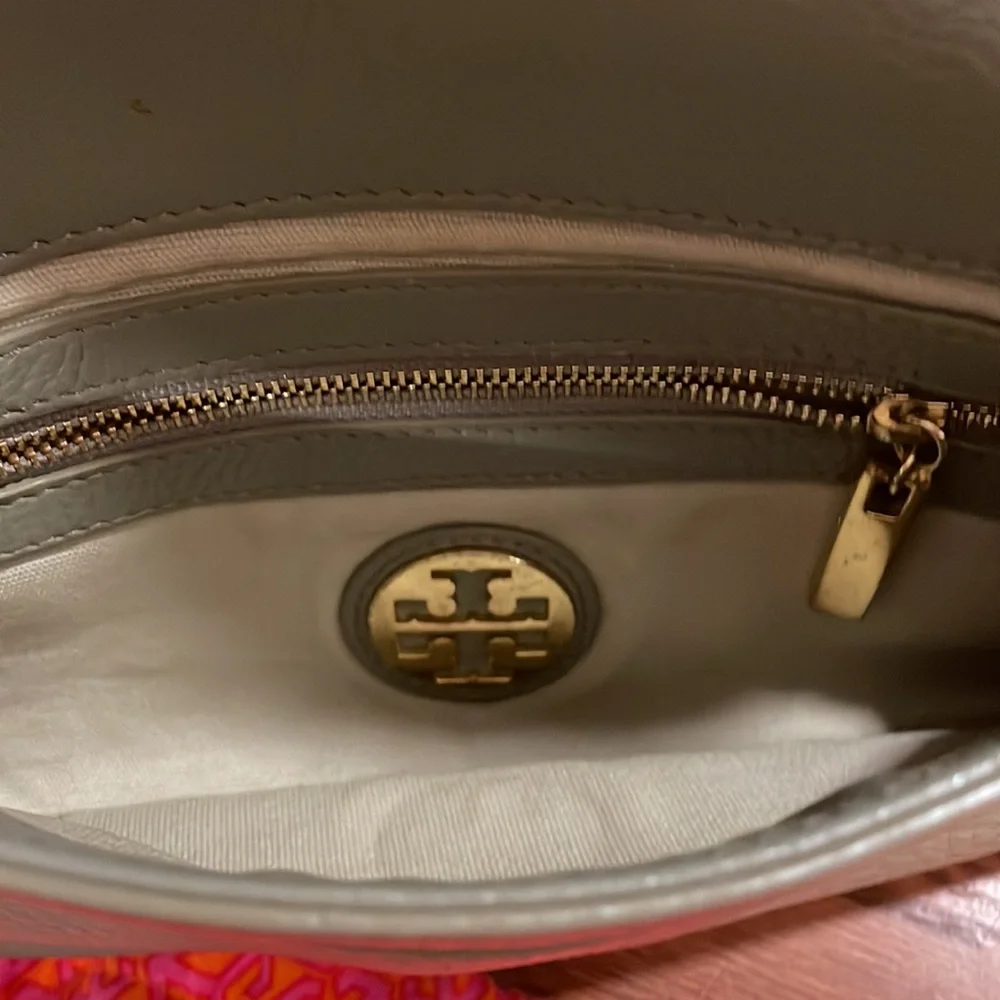 Tory Burch crossbody - tan/gray and gold - Picture 3 of 5